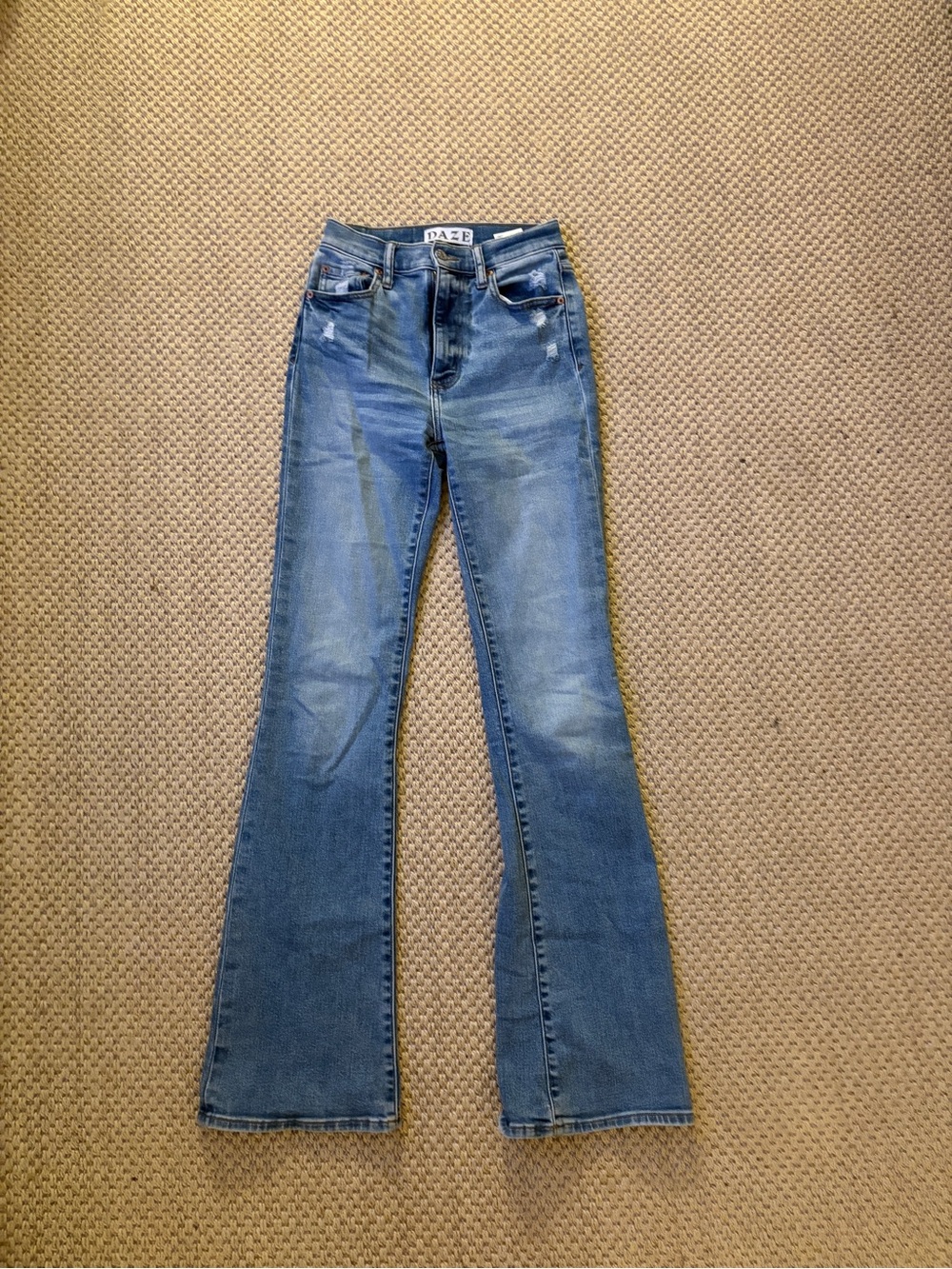 Daze Denim Hug Jeans Medium Wash
